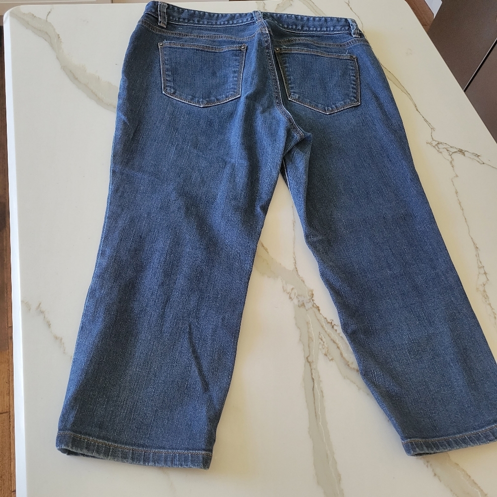 Loft Curvy Cropped Jeans - Picture 4 of 4